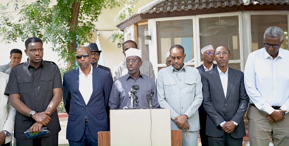Shariif Sheekh Axmed iyo Xubnaha Mucaaradka qaarkood.jpg